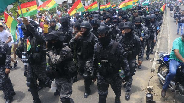 Policías amotinados en Santa Cruz.