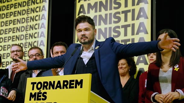 Gabriel Rufian (ERC), azaroaren 10eko hauteskundeen emaitzak jakin ostean. Argazkia: EFE. 