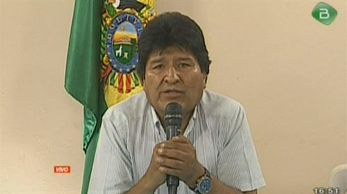 Evo Morales renuncia a su cargo