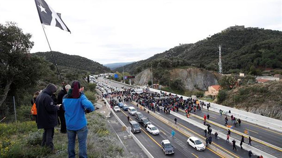 Tsunami Democràtic bloquea la frontera de la Jonquera (EFE)