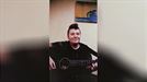 El oñatiarra Aiert Alberdi nos regala su versión a guitarra de 'Lau teilatu'