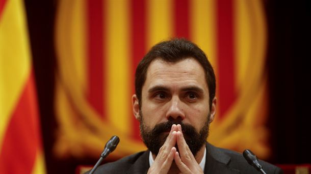 Roger Torrent Kataluniako Parlamentuko presidentea.