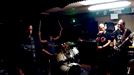 Elorrioko Sugoi heavy taldeak 'Lau teilatu'ren bertsioa egin du