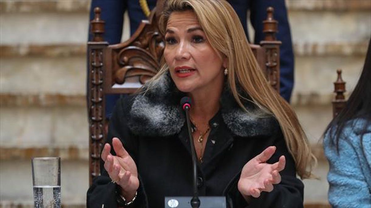 Jeanine Añez Boliviako behin-behineko presidentea. 