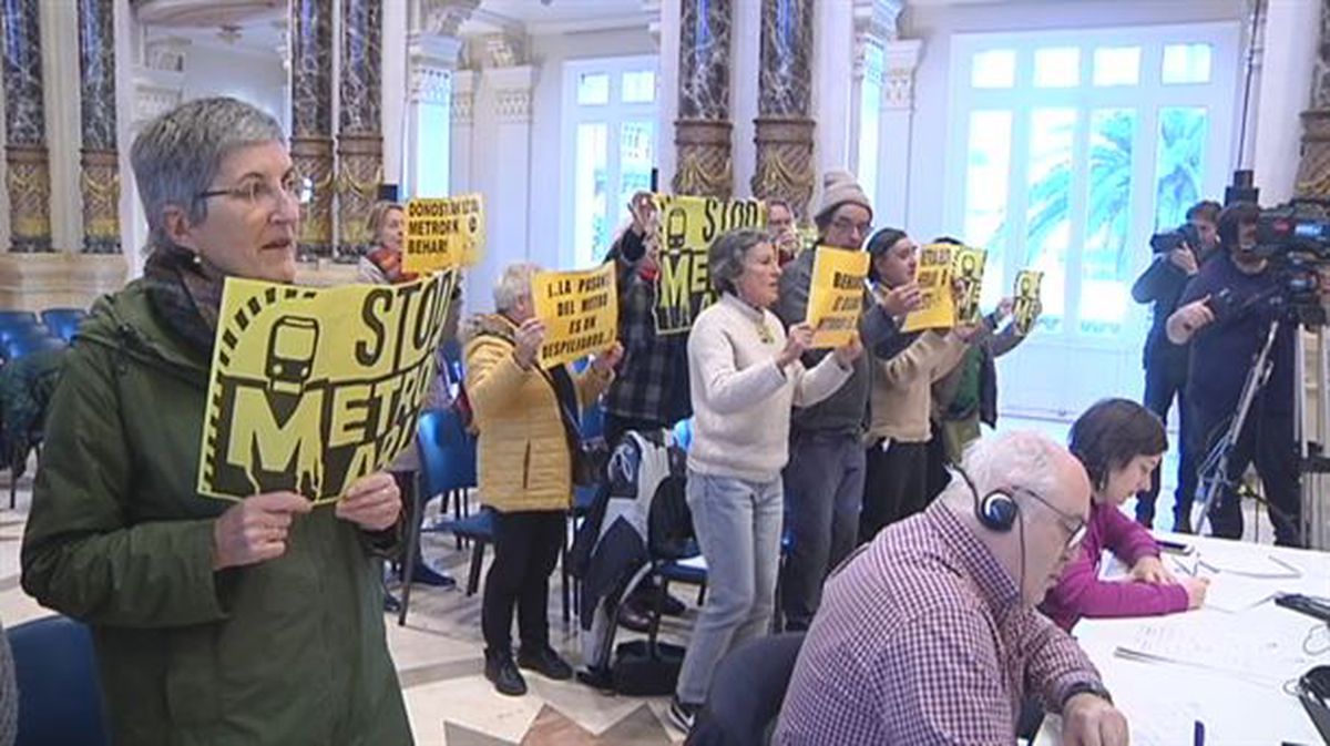 Bizilagunen protesta Osoko Bilkuran