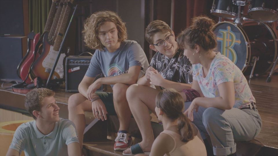 Gazteak entsegu gelan