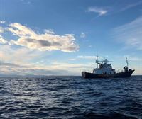 El 'Aita Mari' espera a que se calme la mar para desembarcar en Pozzallo