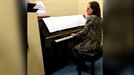 'Lau Teilatu' al piano, desde Zumarraga