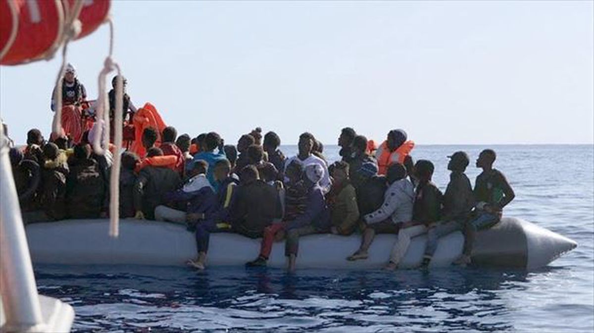 'Ocean Viking'en arduraduna den SOS Méditerranee erakundeak zabaldutako irudia. Argazkia: EFE. 