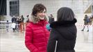 Maite Iturbe, directora de EiTB, en el abrazo solidario