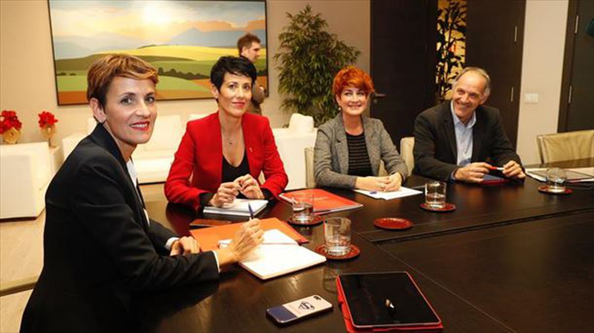 Imagen de archivo de una reunión entre el Gobierno de María Chivite y EH Bildu.