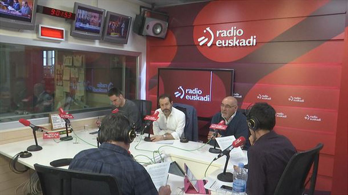 Tertulia politikoa, Radio Euskadin. Argazkia: EiTB.  