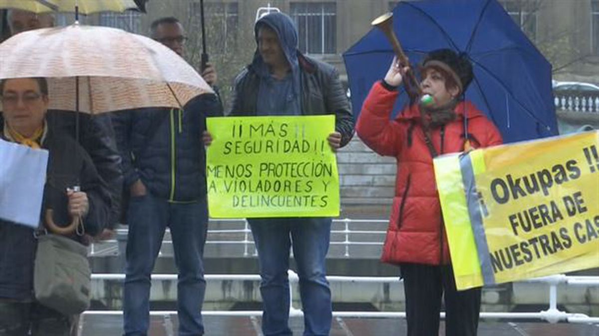 Bilboko 'segurtasun faltagatik' protesta egin dute