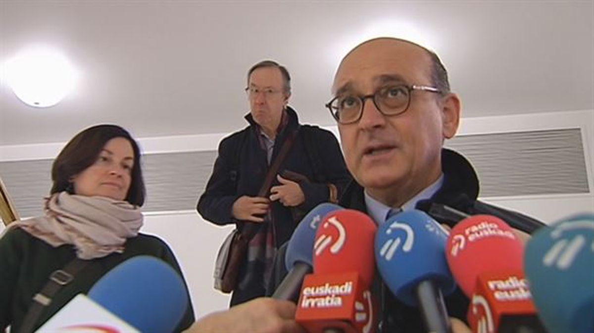 Comisión de expertos del Parlamento Vasco. Imagen obtenida de un vídeo de EiTB.