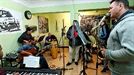 El grupo Son Kandela nos ha enviado su versión instrumentalizada de 'Lau teilatu'