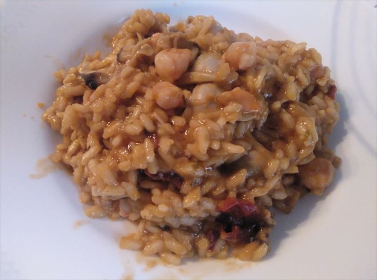 02 12 2019 Rissoto de langostinos con berberechos y pimientos rojos deshidratados con fume de marisco y arroz carnaroli