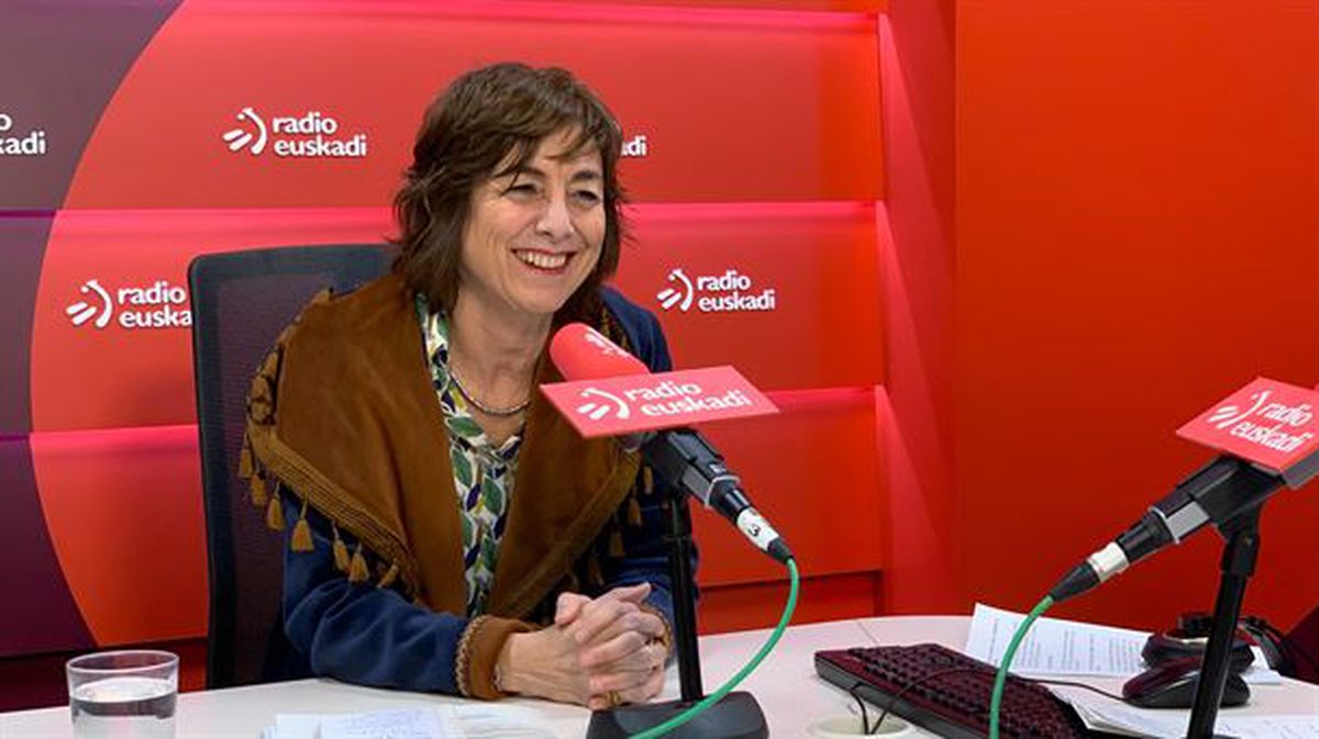 Cristina Uriarte sailburua, Radio Euskadin. Argazkia: EiTB. 