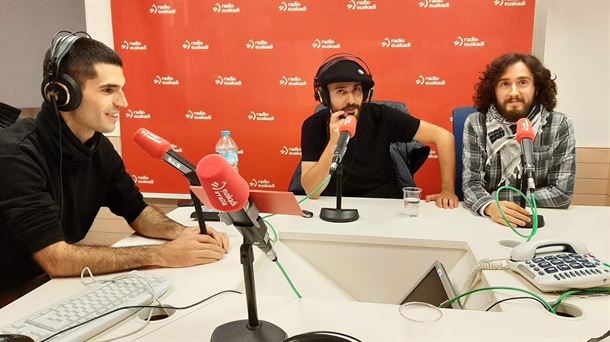 Ander Pikowsky, Mikel Reparaz y Etxaun Arregi en el estudio de Vivir para Ver