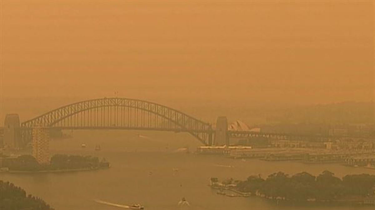 Imagen de Sidney con una densa capa de humo