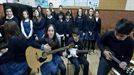Barakaldoko La Inmaculada MSJO ikastetxeko lagunek ere euren bertsioa bidali digute