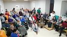 'Lau teilatu' abestera animatu da Jose Arana egoitza 
