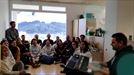 Zarauzko La Salleko langile talde bat 'Lau Teilatu' abesten animatu da