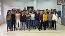 Azkoitiko Xabier Munibe ikastolako irakasle eta ikasleek 'Lau Teilatu' abestu dute