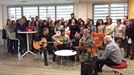 Mónica Blanco y sus compañeros nos deleitan con su versión de 'Lau Teilatu'