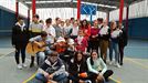 El Colegio San Antonio de Durango canta 'Lau Teilatu' en el gimnasio