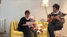 Joana Atxotegiren familiakoek 'Lau Teilatu' abestu dute