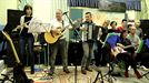 Kantarelux de Zamudio se atreve a darle un estilo folk a la canción 'Lau Teilatu'