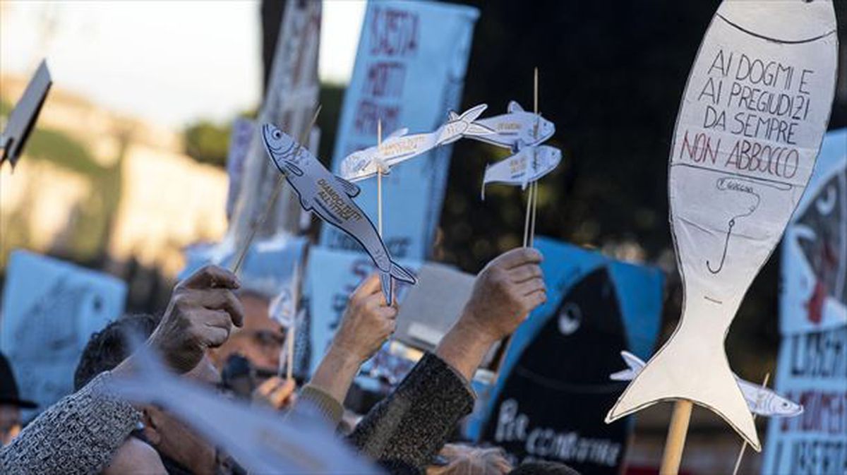 'Sardinen' manifestazioa Erroman.