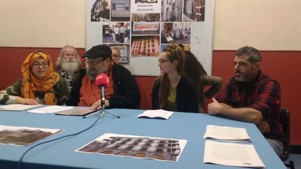 Rueda de prensa de la Asociación de vecinos Gasteiz Txiki