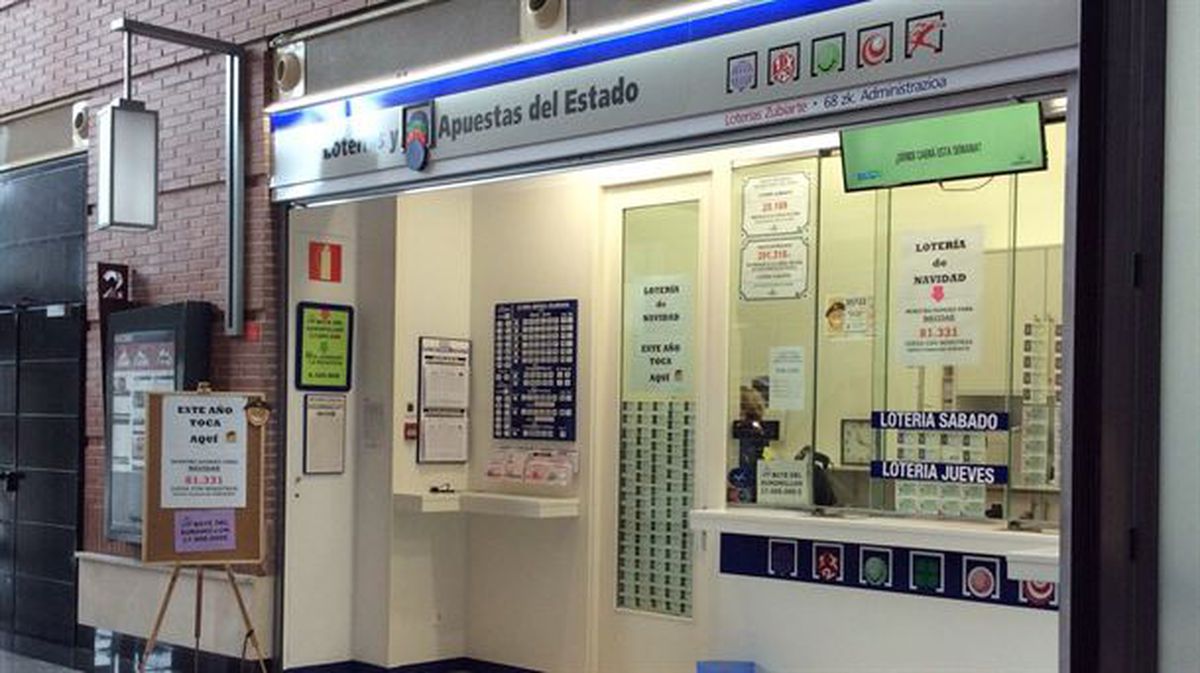 Establecimiento de lotería del centro comercial Zubiarte, en Bilbao.
