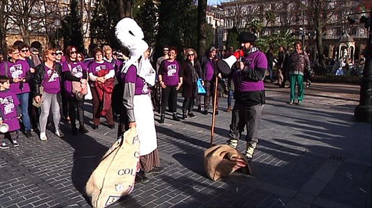 Protesta de las trabajadoras de residencias de Gipuzkoa, hoy.  