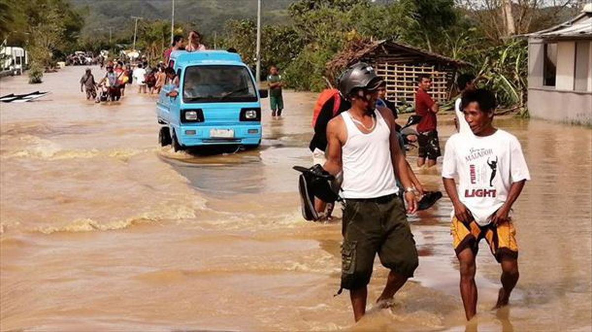 Ormoc hiriko kaleak urak hartu ditu