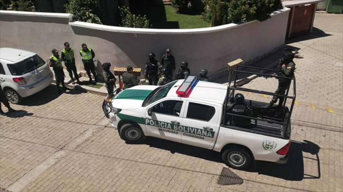 El Gobierno de Mexico ha denunciado el asedio policial.  