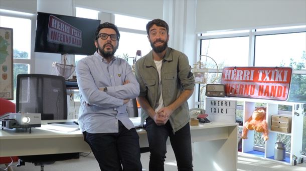 Mikel Pagadi y Zuhaitz Gurrutxaga en la oficina.