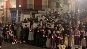 Centenares de ciudadanos entonan el '564' convocados por la iniciativa #246Ohehuts 