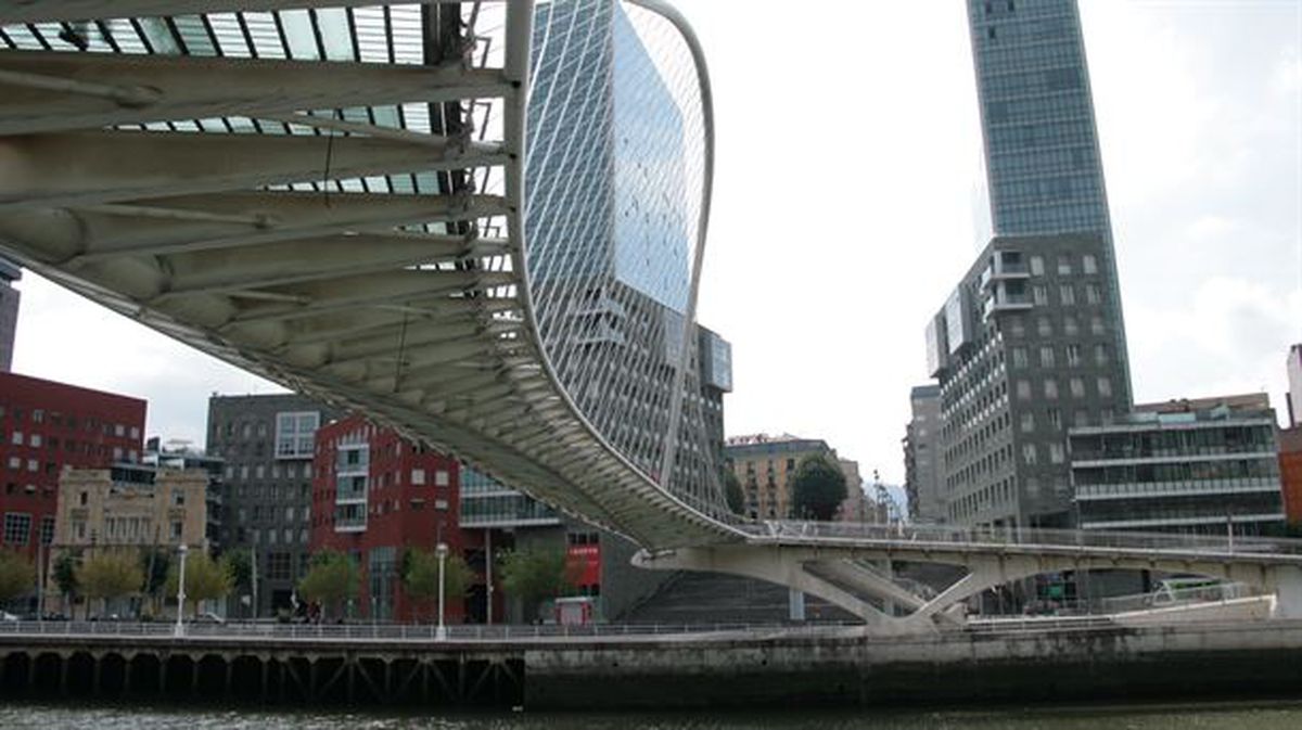 El 'puente Calatrava' de la capital vizcaína
