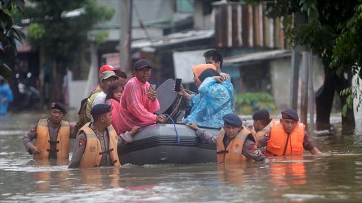 Al menos 21 muertos en Indonesia a causa de las inundaciones