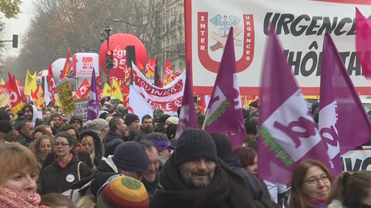 Imagen de una protesta contra la reforma de las pensiones en Francia