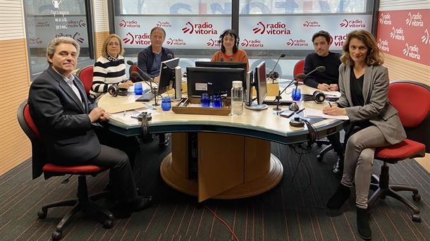 Tertulia de los grupos junteros en Radio Vitoria