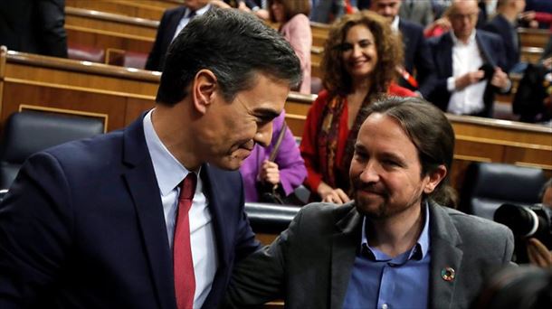 Pedro Sanchez eta Pablo Iglesias inbestidura saioa amaituta.