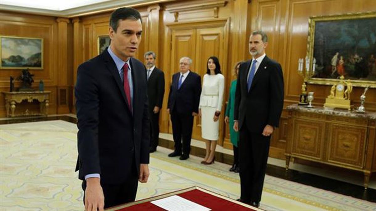 Pedro Sánchez, prometiendo el cargo en 2018 tras la moción de censura a Rajoy. Foto: EFE
