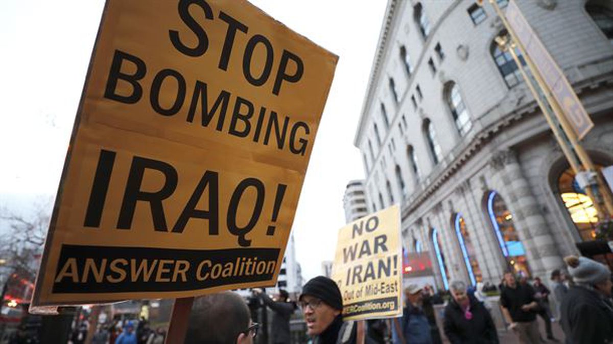 Una protesta contra los bombardeos en Irán en San Francisco.