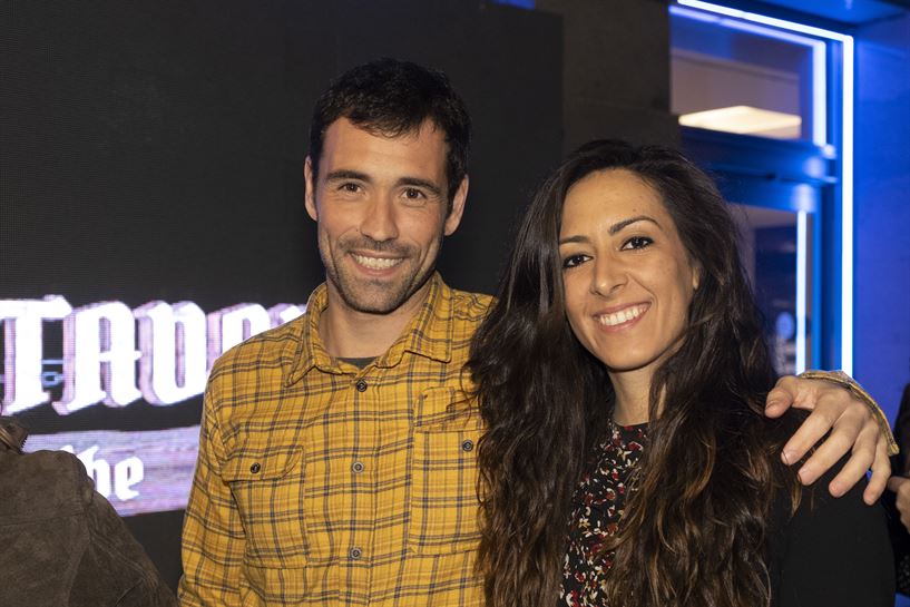 Nakor y Luna en el preestreno de 'El Conquis del Caribe' en la sala BBK de Bilbao