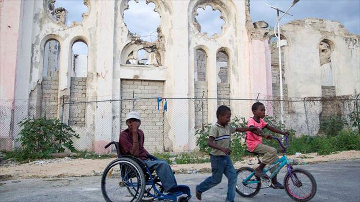 Haiti, hamar urtera.