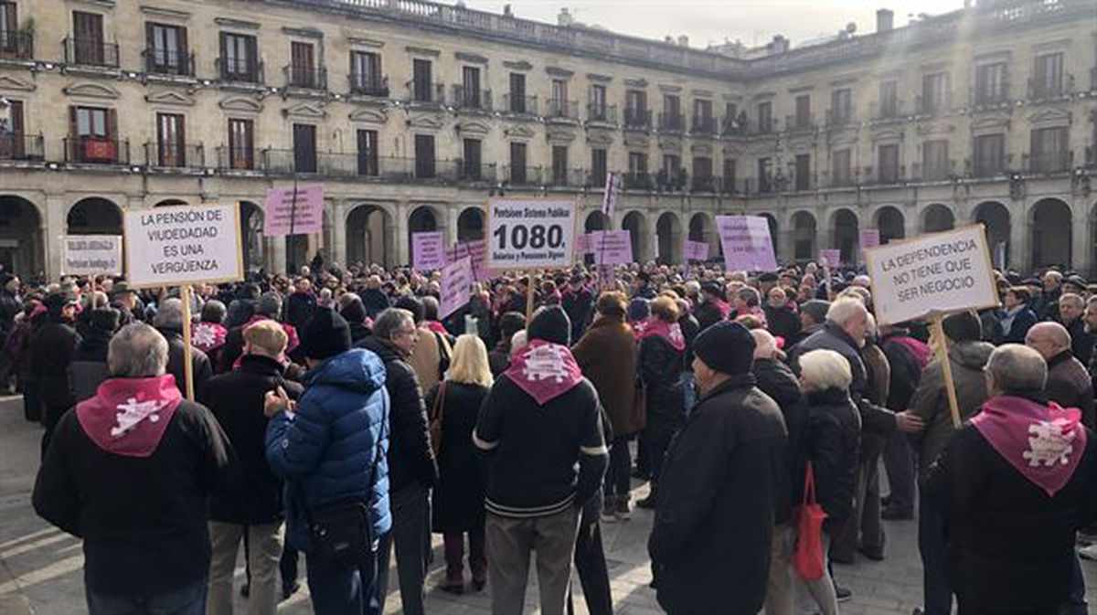 Concentración de pensionista en Vitoria-Gasteiz