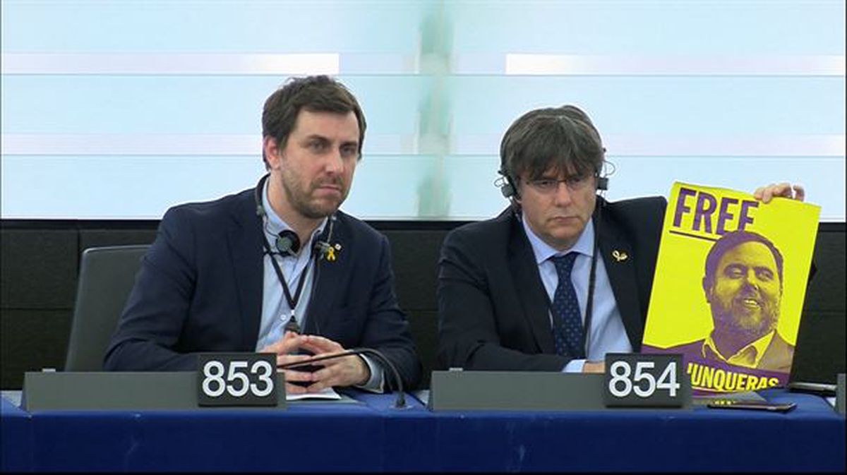 Toni Comín y Carles Puigdemont en el Parlamento Europeo.